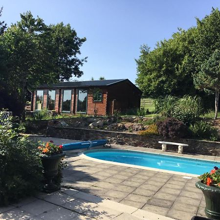 Tudor Lodge With Pool & Bbq Cabin Liskeard Exterior photo